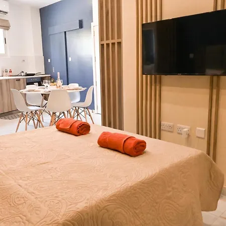 Walk To Balluta & Spinola - Modern 2bdr - Happy *